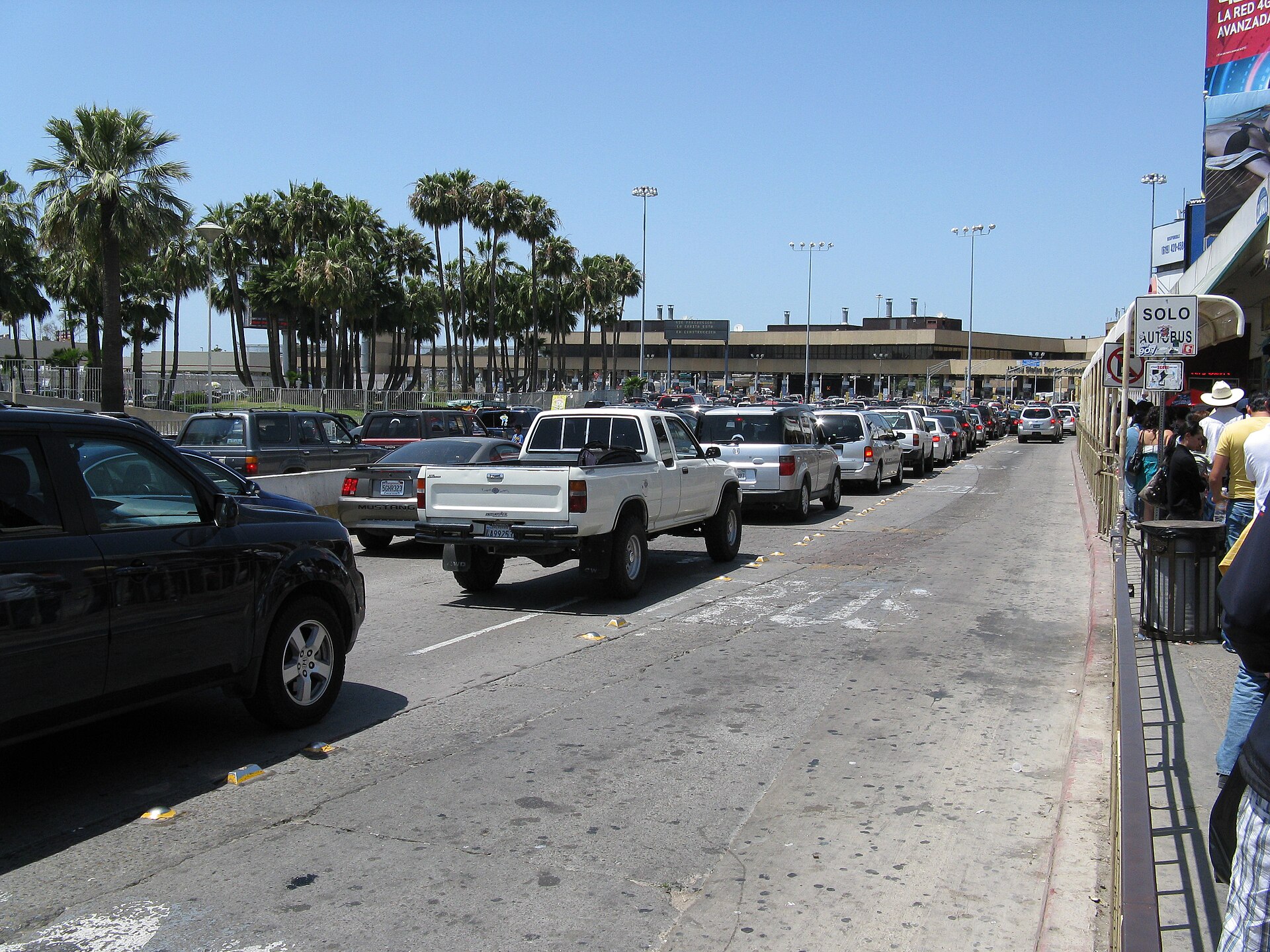 Garita martes 20 de octubre: San Ysidro baja a 1 hora 40 y Otay Mesa queda como el cruce más pesado