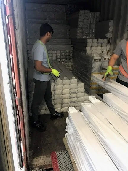Benefits of outsourcing container destuffing