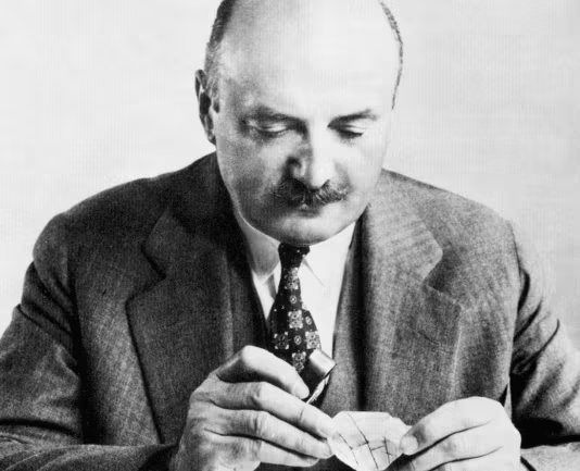 Lazare Kaplan, creator of the oval cut diamond