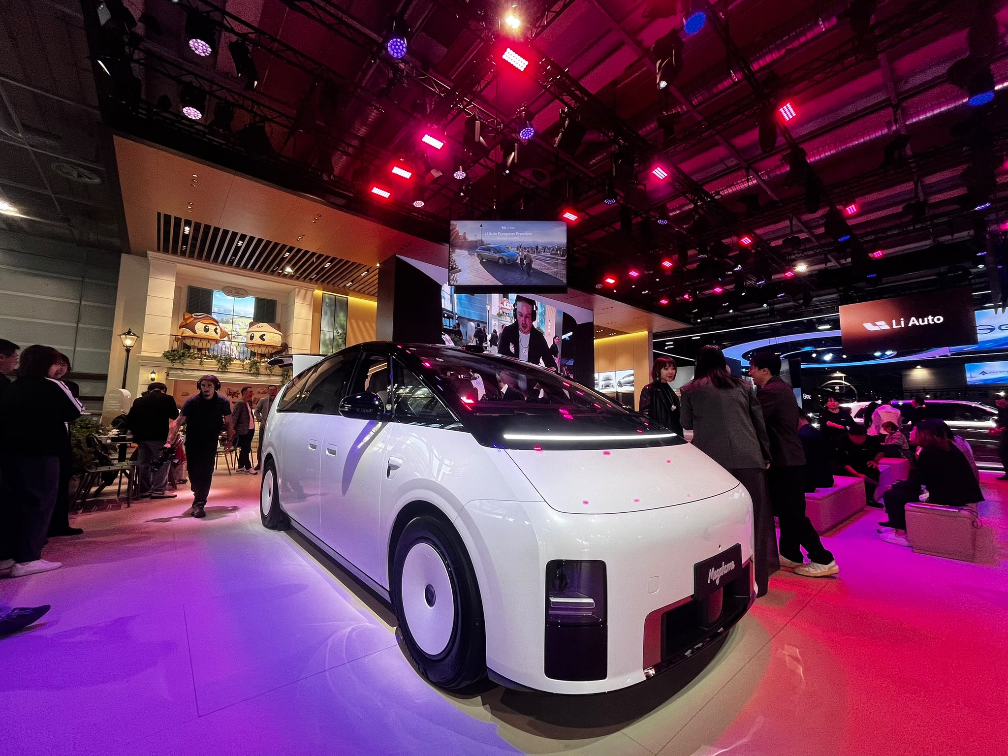 Booking Paris Mix en showcase au salon de l’auto