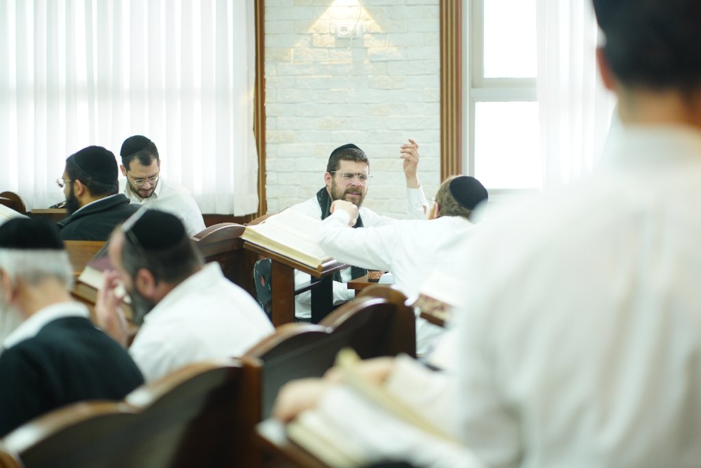 אברכים לומדים