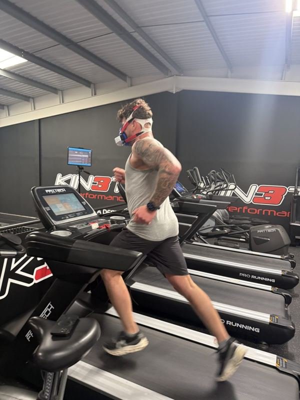 VO2 max test on the treadmill