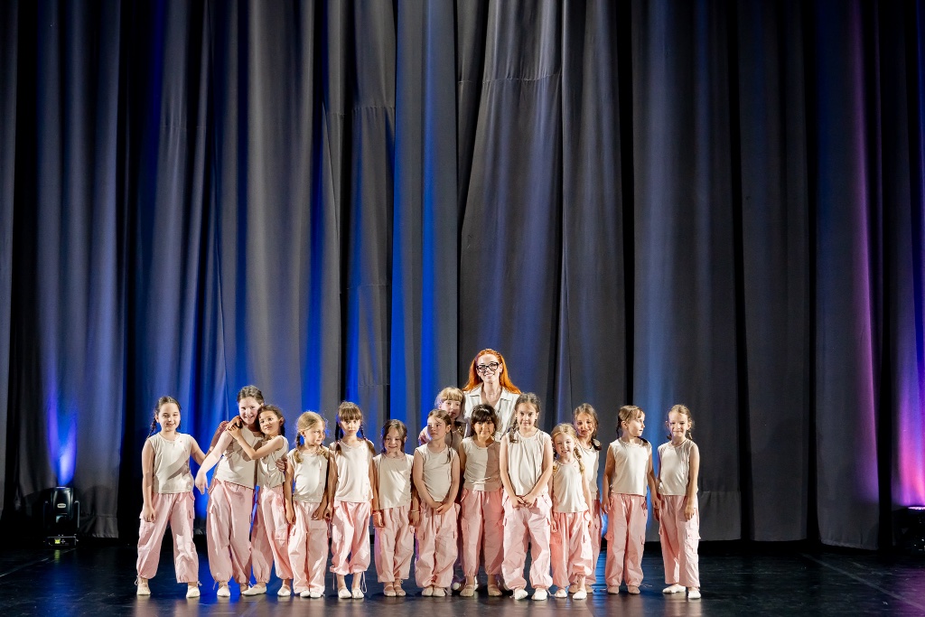 Spectacol Crystal Dance 10
