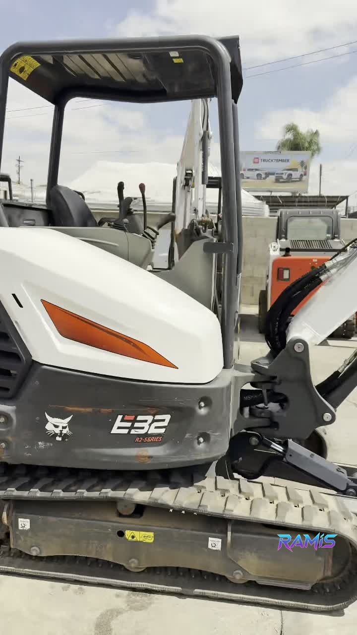 2023 Bobcat E32i Mini Excavator photo 5