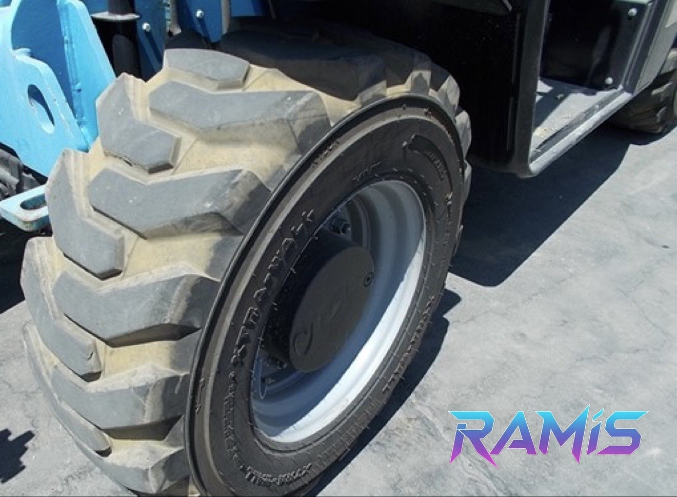 2018 Genie GTH-5519 Telehandler photo 16