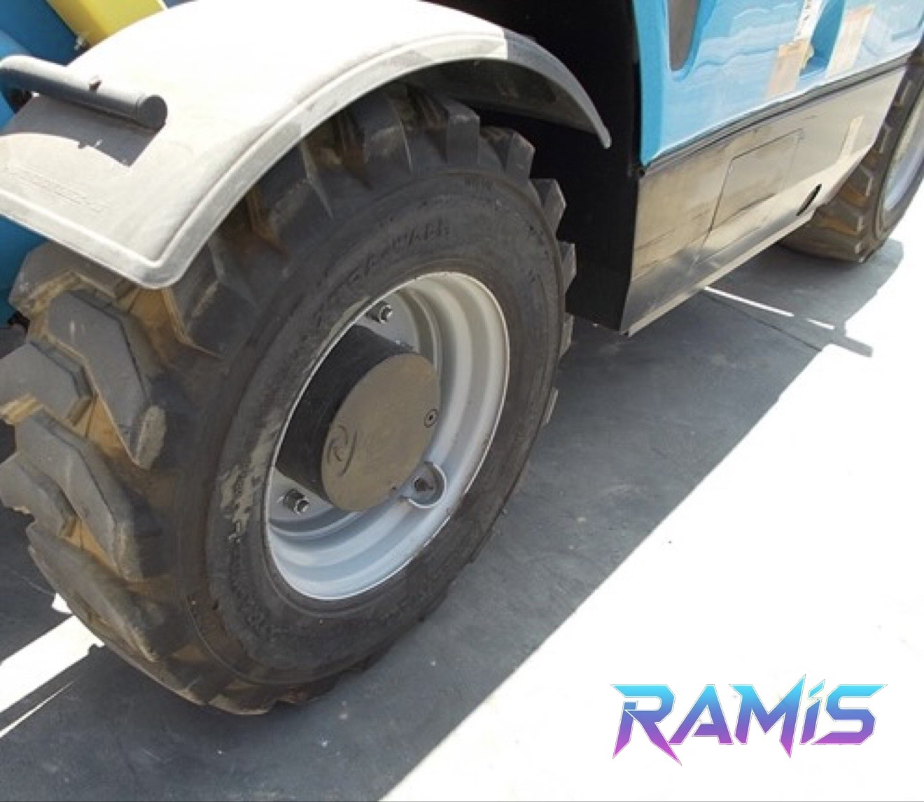 2018 Genie GTH-5519 Telehandler photo 11