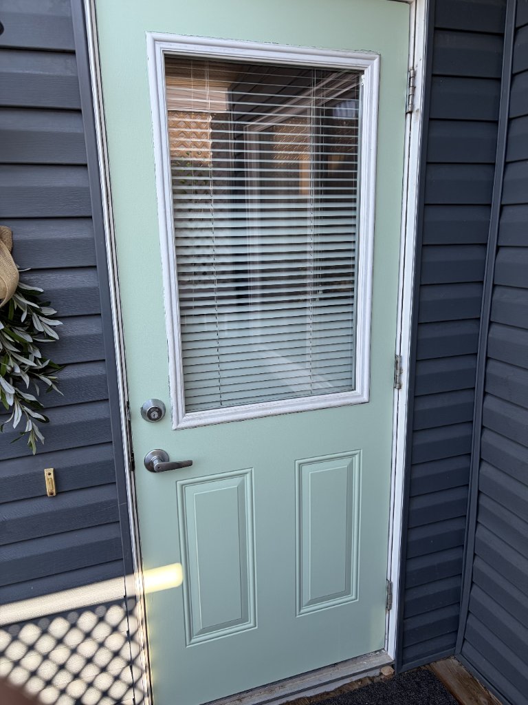 Door Paint — MW Construction and Landscaping project 13 in Edmonton & Beaumont, Alberta