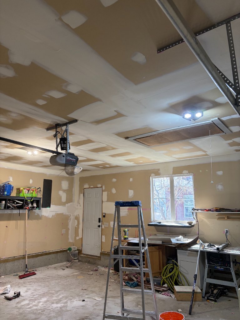 Garage Finishing — MW Construction and Landscaping project 16 in Edmonton & Beaumont, Alberta