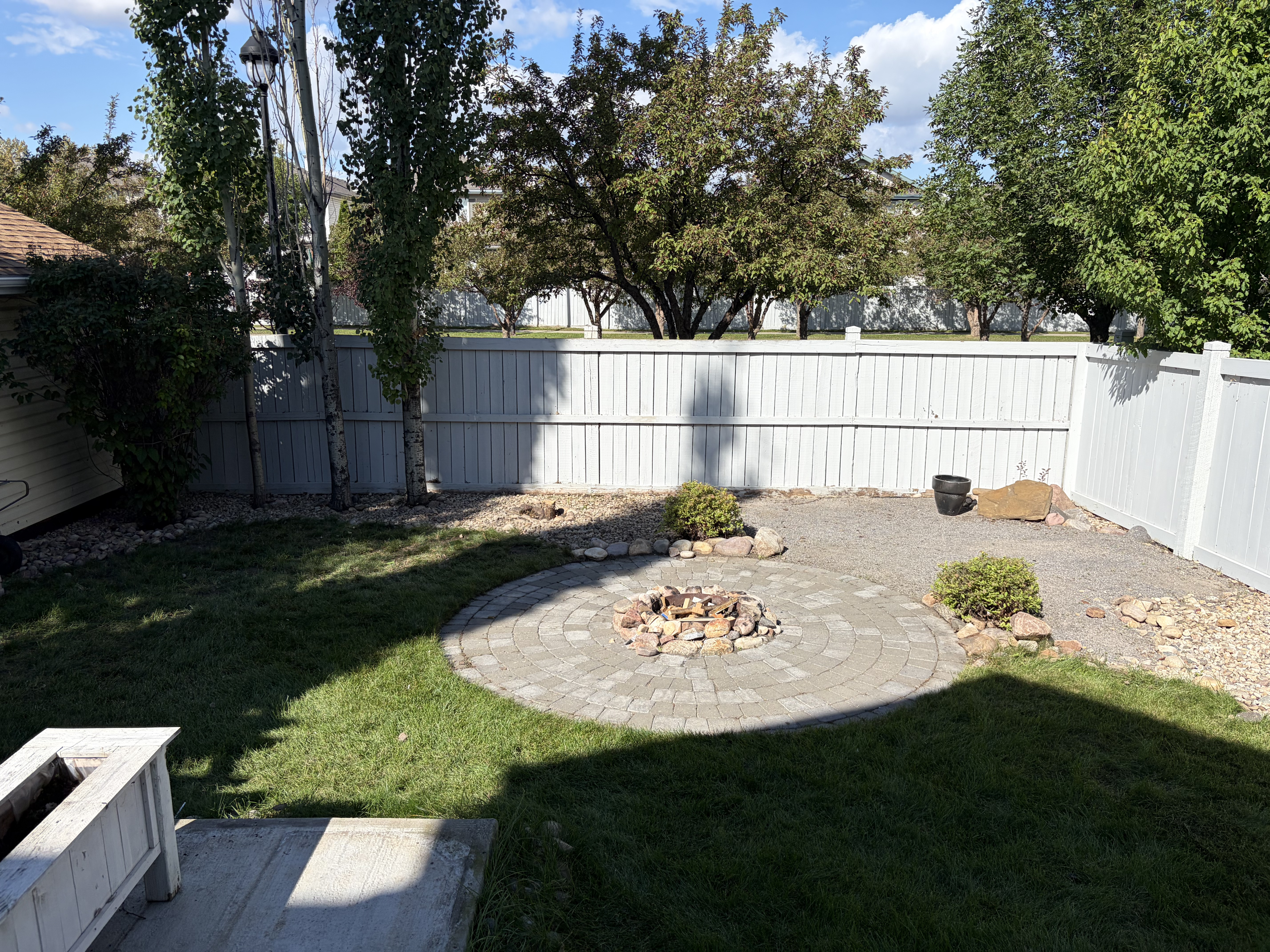 After landscaping project photo 1