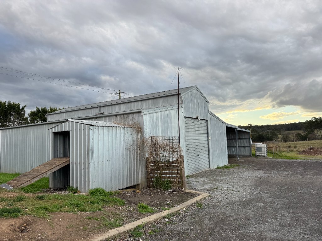 Equestrian Dream – 5 Acres with Horse Arena, Stable & Shed