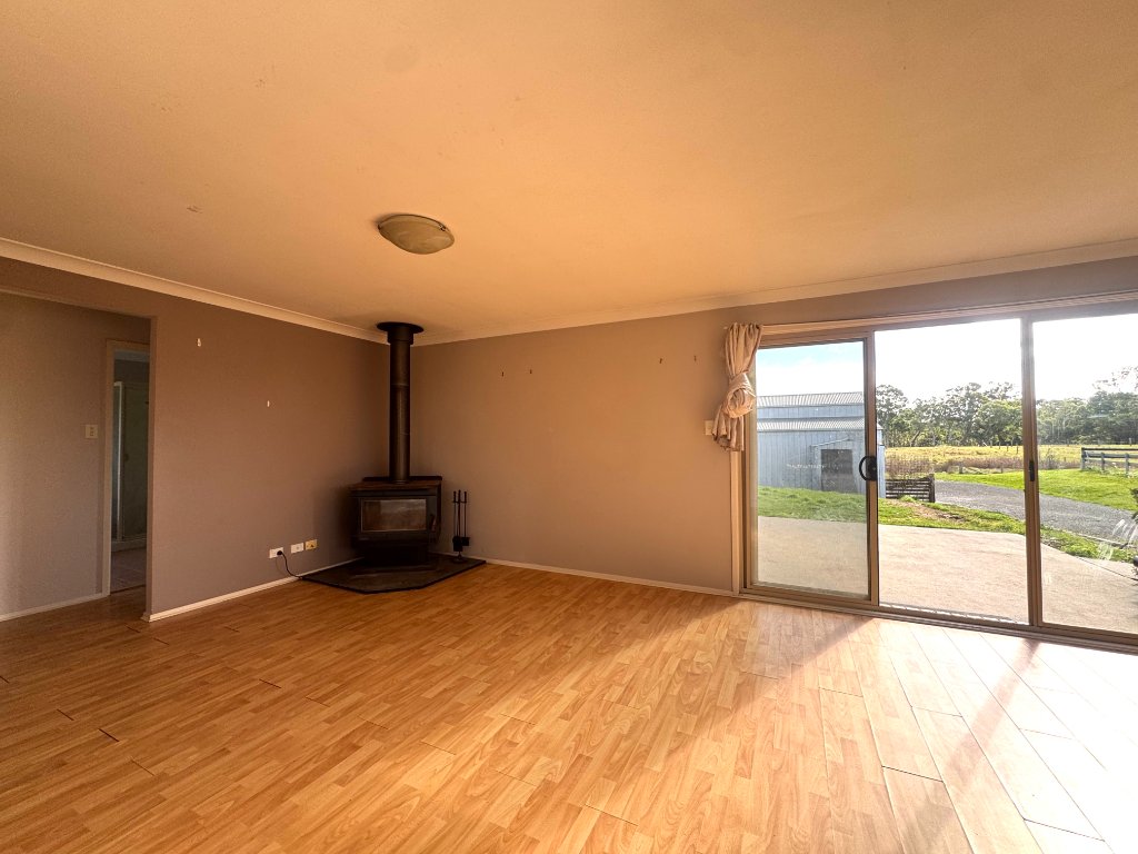 Equestrian Dream – 5 Acres with Horse Arena, Stable & Shed