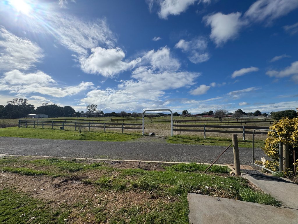 Equestrian Dream – 5 Acres with Horse Arena, Stable & Shed
