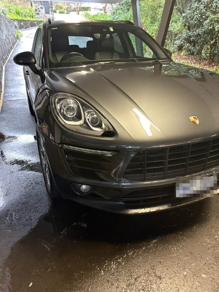 Detailed Porsche Macan