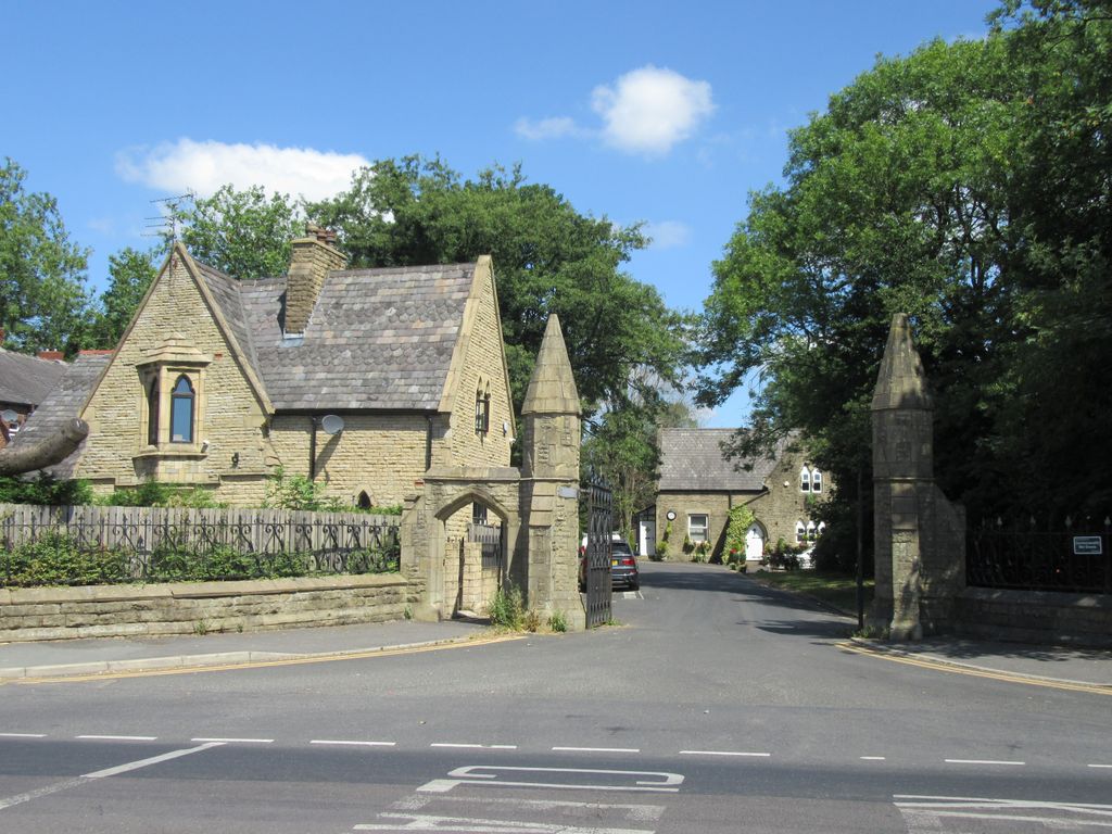 Chadderton Cemetery — photo 2