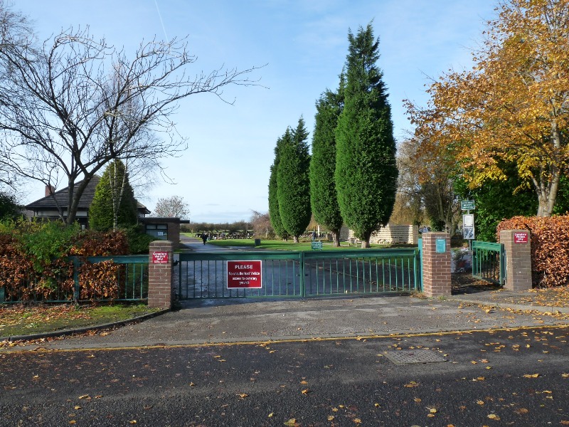 Howe Bridge Crematorium — photo 1