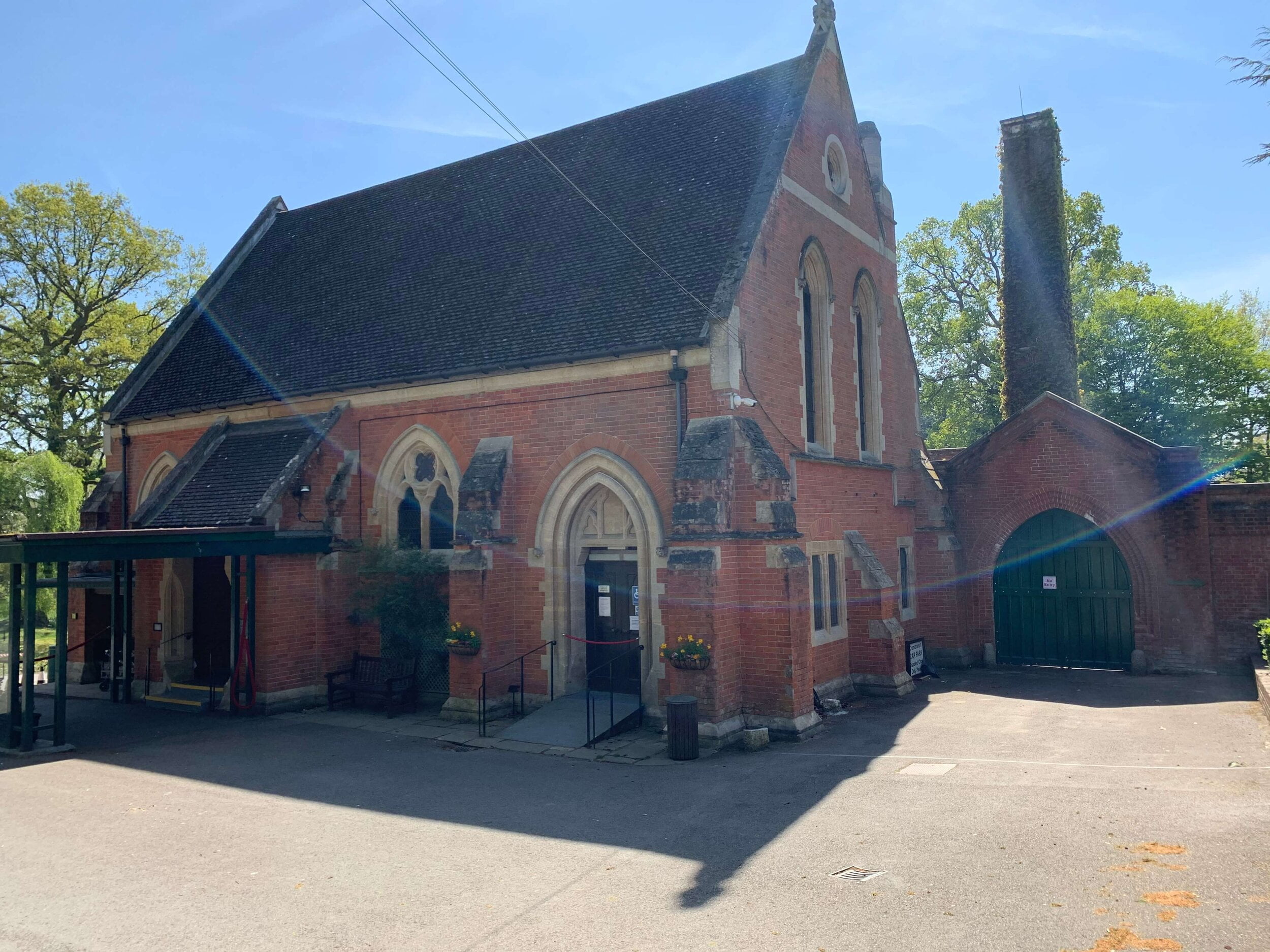 Randalls Park Crematorium — photo 1
