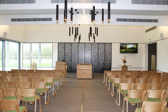 Rushcliffe Oaks Crematorium — photo 1