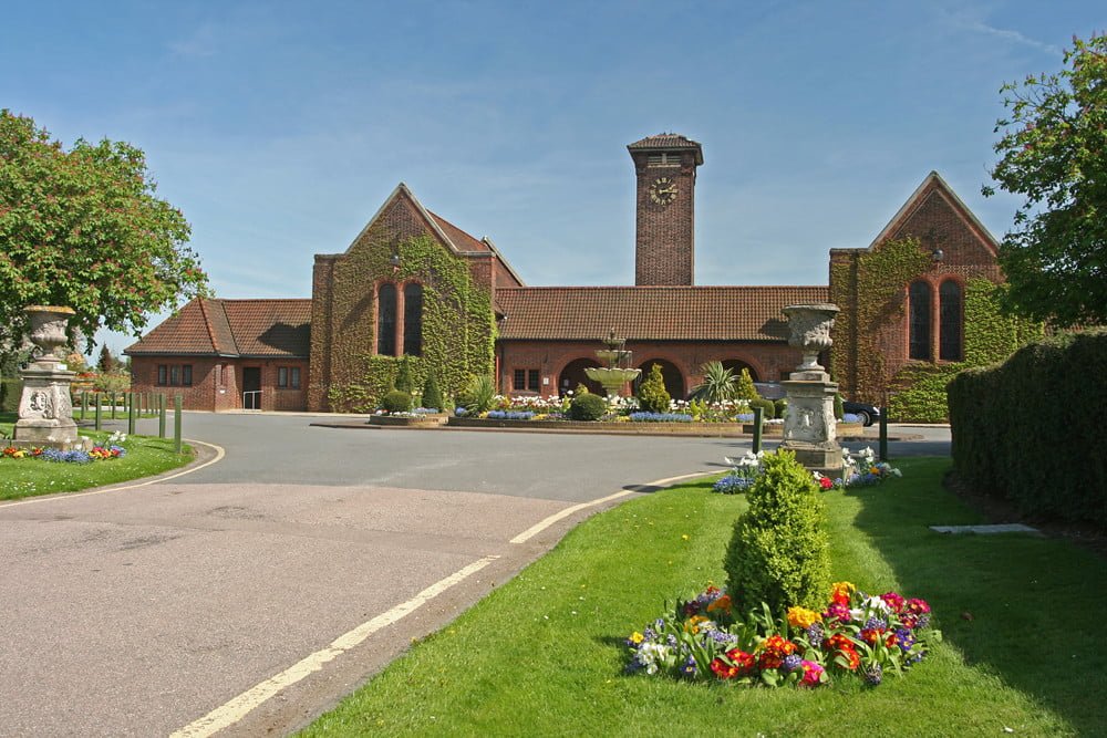 Enfield Crematorium — photo 2