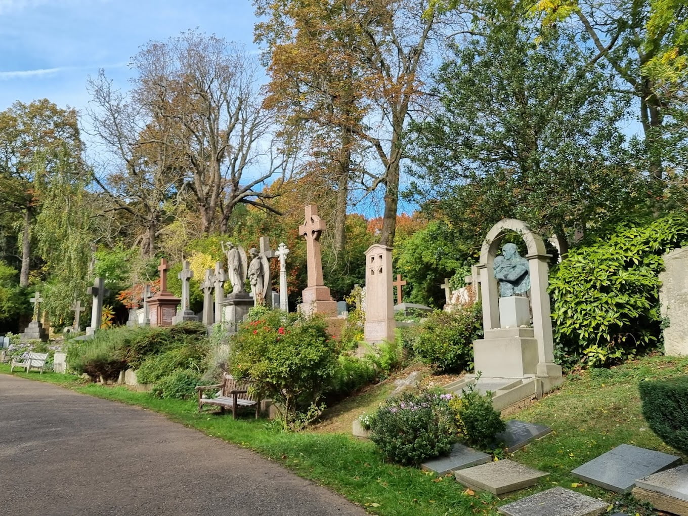 Highgate Cemetery — photo 2