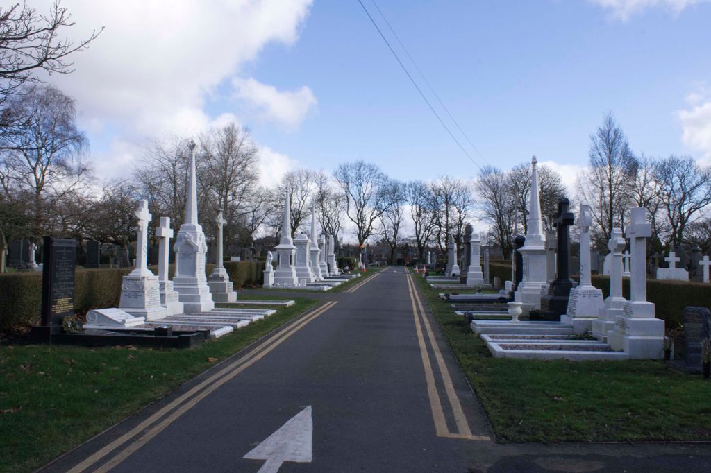 Hollinwood Cemetery — photo 3