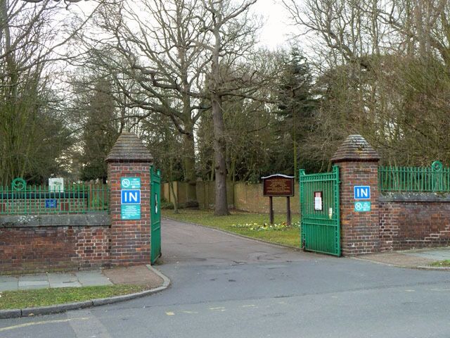 Eltham Crematorium — photo 4