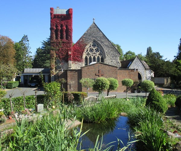 Beckenham Crematorium — photo 2