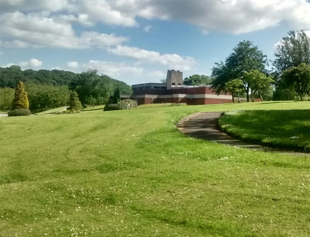 Hutcliffe Wood Crematorium — photo 1