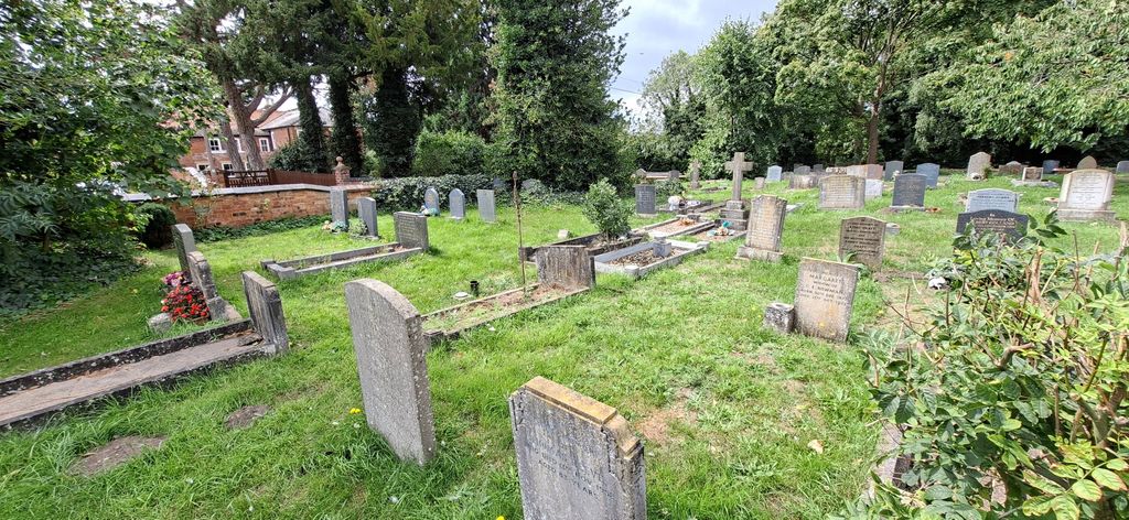 Collingham Cemetery — photo 2