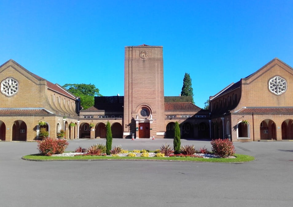 South West Middlesex Crematorium — photo 1