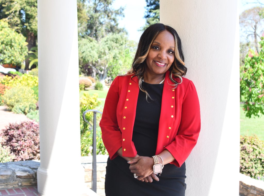 Dr. Kim Barber