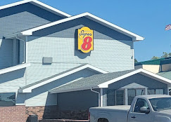 Super 8 by Wyndham Pierre