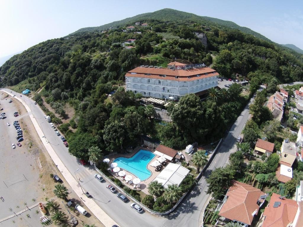 HOTEL IN AGIOKAMPOS (THESSALY - GREECE) FOR SALE