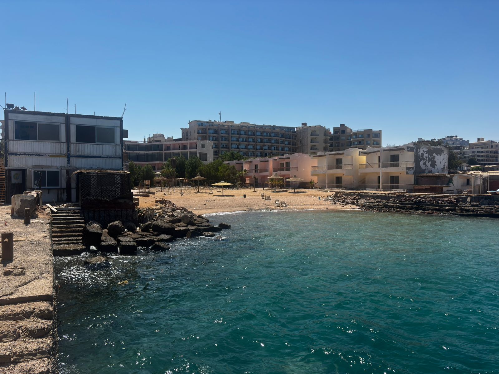 HURGHADA PRIME BEACHFRONT HOTEL — 350 ROOMS & PRIVATE BEACH