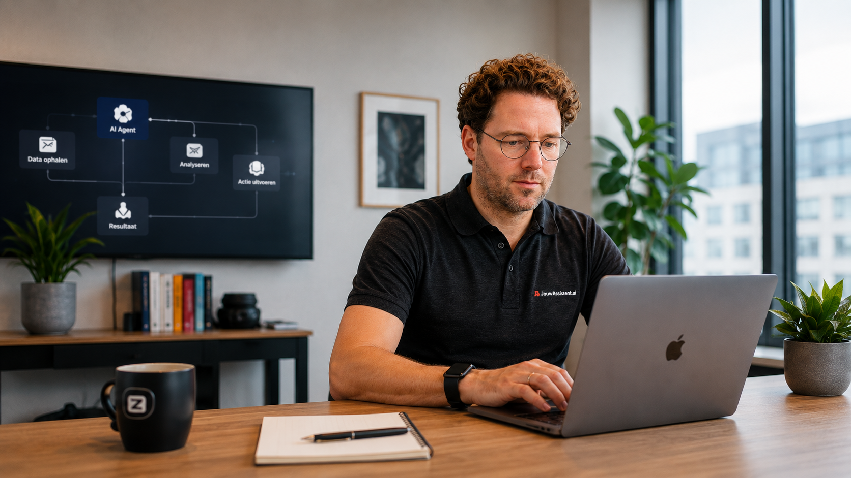 Zentrify-medewerker bouwt een AI-oplossing aan zijn bureau