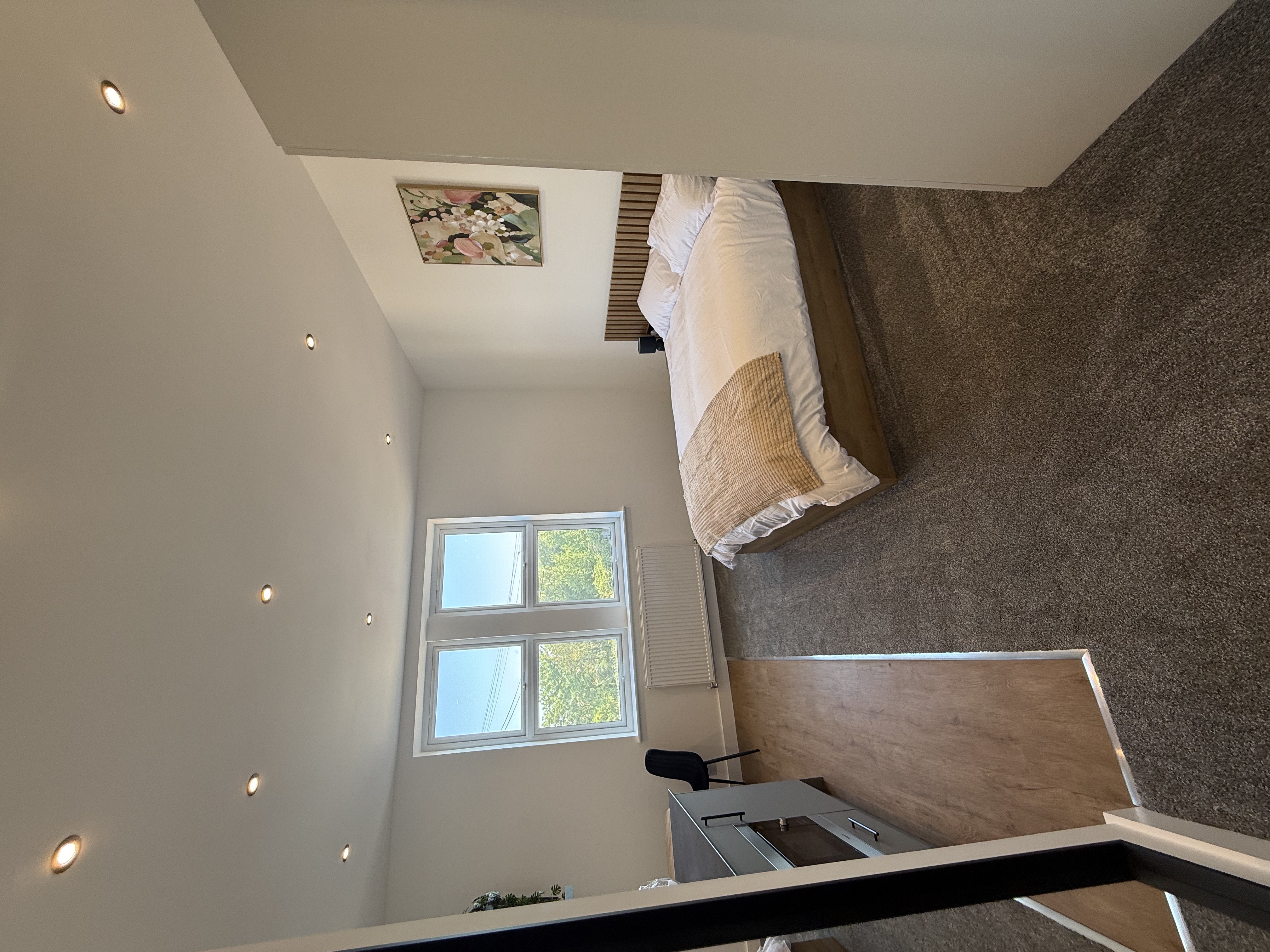 Full ensuite room — bedroom & kitchenette
