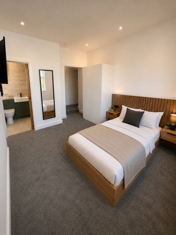 Ensuite room with slatted oak headboard