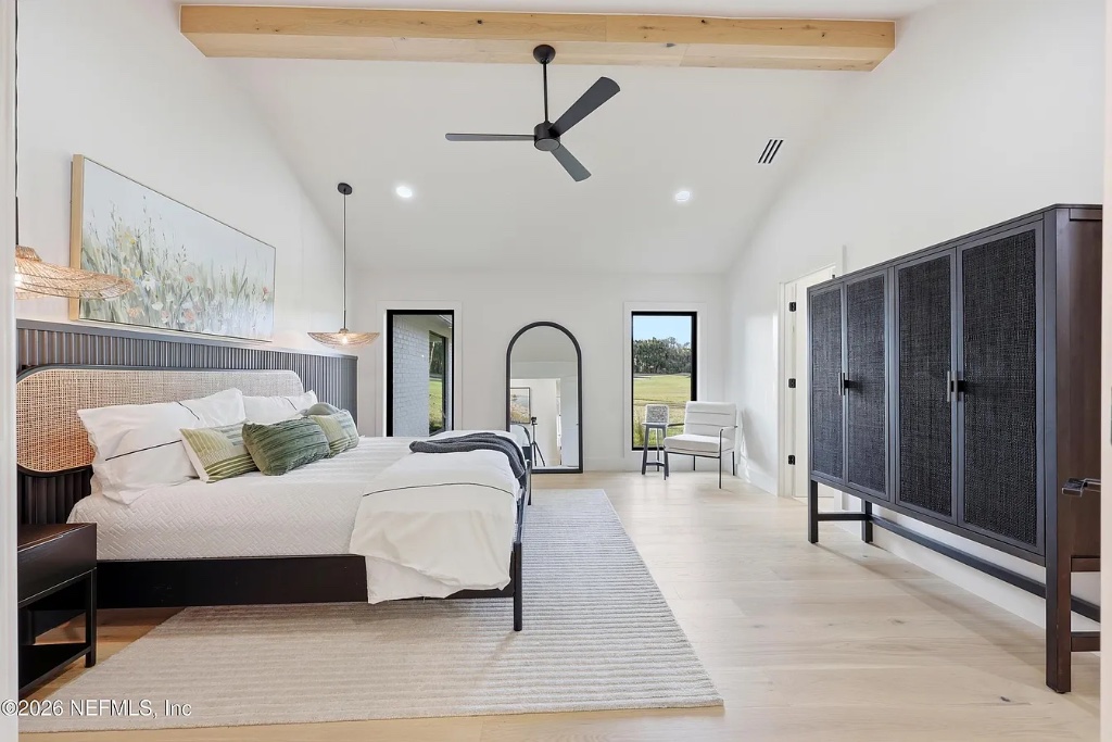 Modern Golf Course Home 4