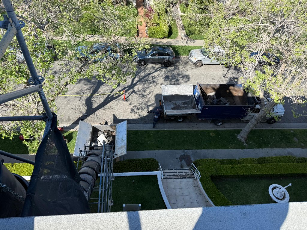 Downtown Apartment – Aerial Chute View