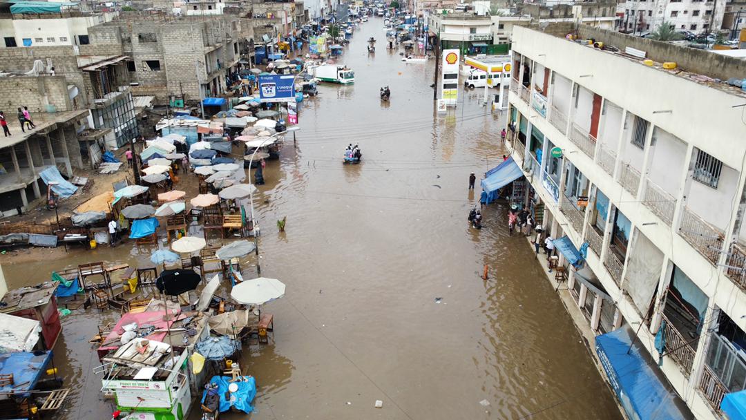 Keur Massar, Dakar — rues et marchés submergés