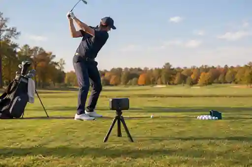 BirdieSense une dos cámaras y un entrenador con IA: datos verificados antes de 2027