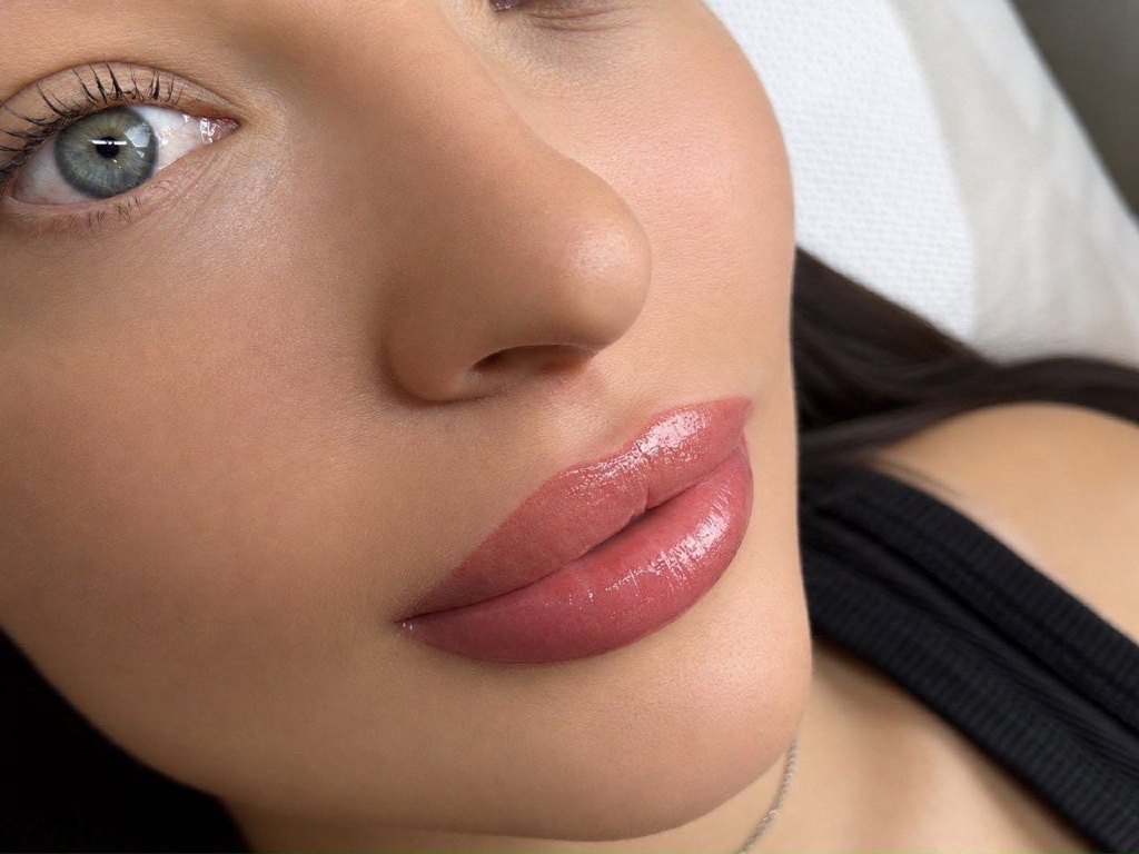 Lip Blush Permanent Makeup