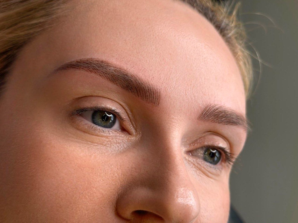 Hair-Stroke Brows