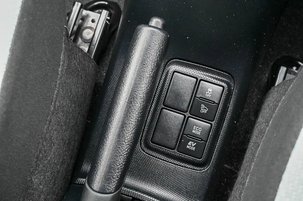 2018 Toyota Aqua 2WD - photo 21