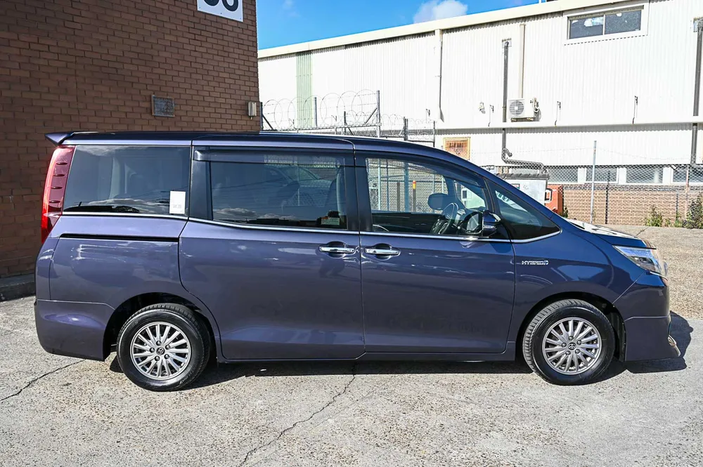 2015 Toyota Esquire HV Gi - photo 15