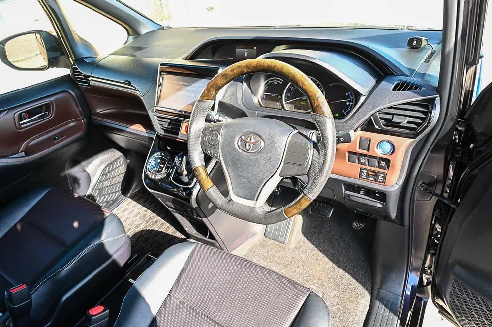 2015 Toyota Esquire HV Gi - photo 16