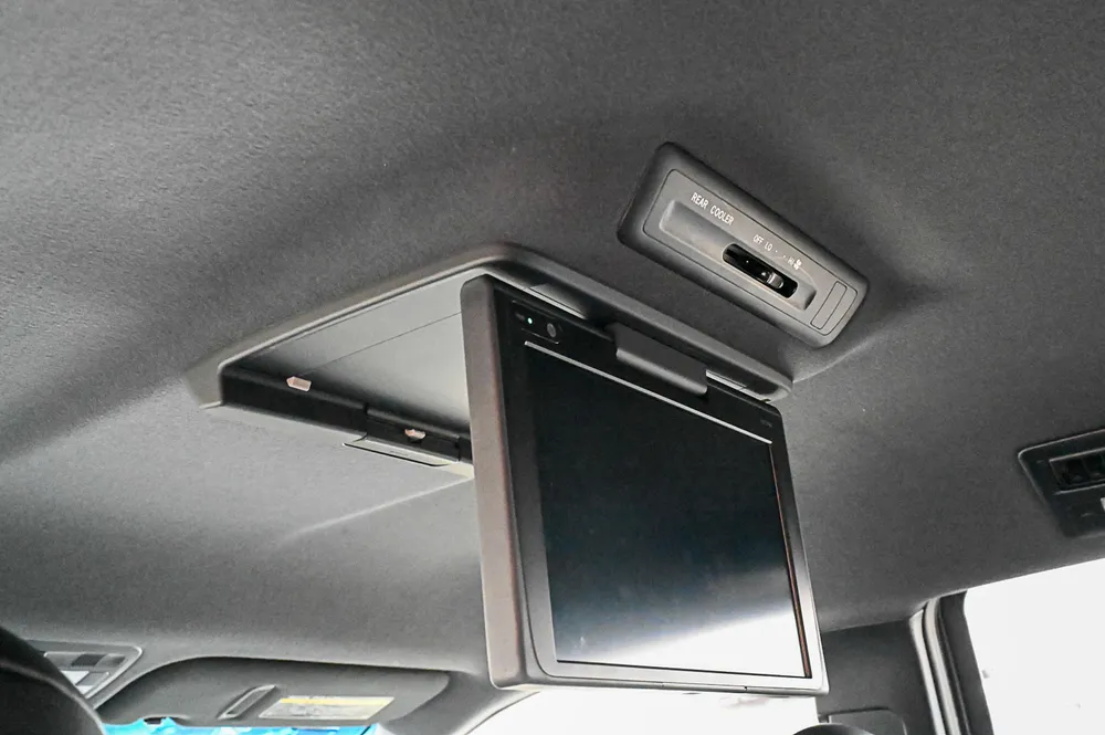 2017 Toyota Estima AERAS PREMIUM 9 INCH - photo 11