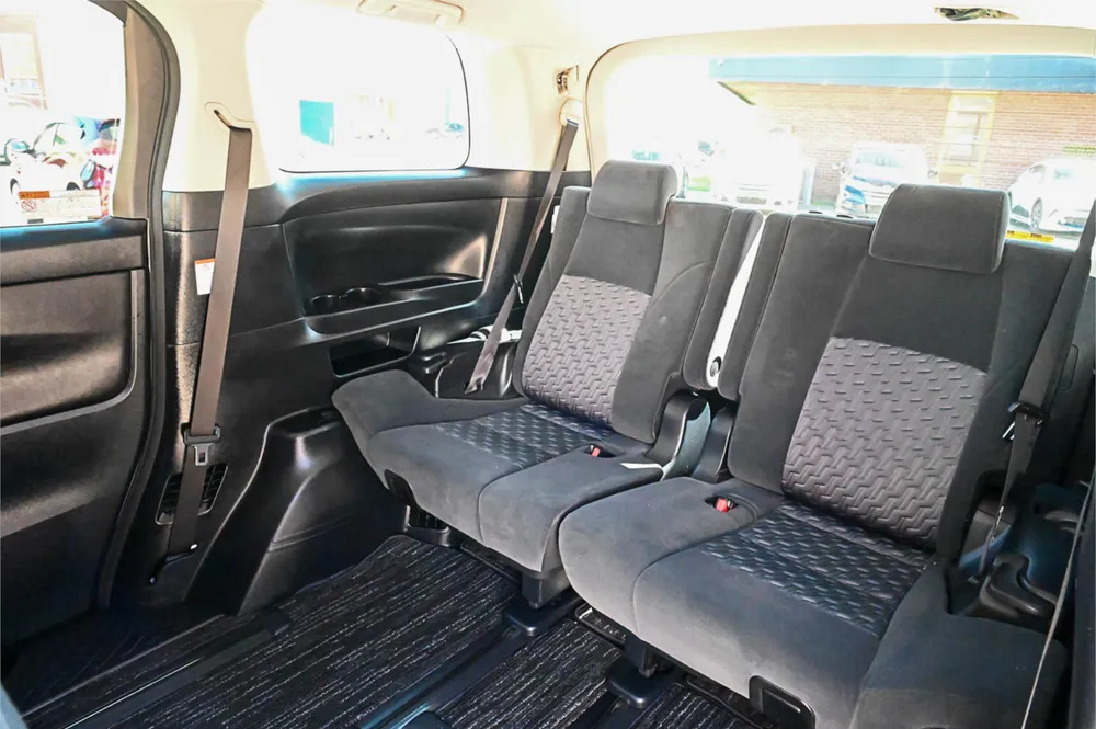 2015 Toyota Vellfire 2.5Z - photo 12
