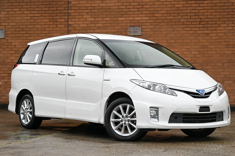 2015 Toyota Estima 4WD Hybrid - photo 1