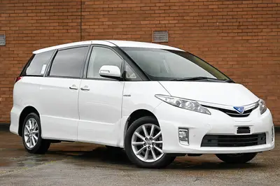 2015 Toyota Estima 4WD Hybrid