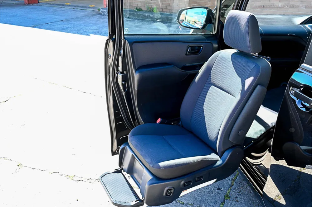 2020 Toyota Noah Side Lift Up Seat - photo 2